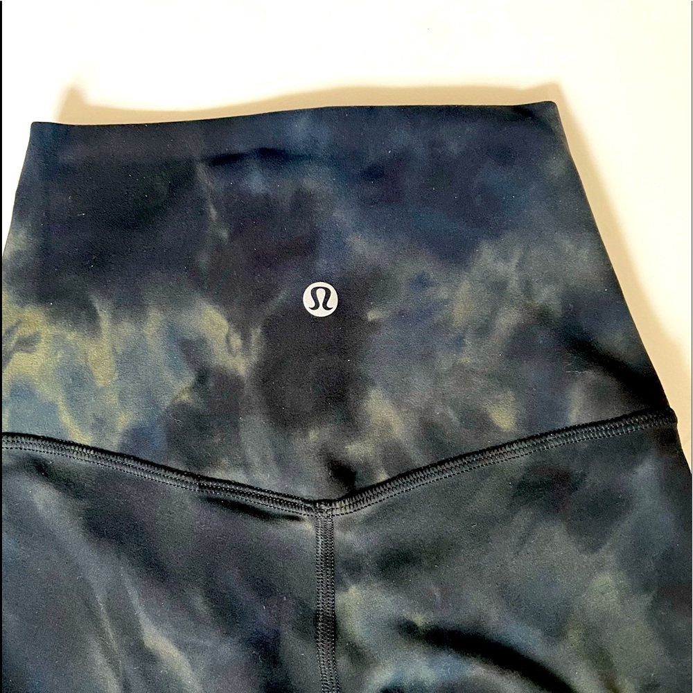 Lululemon Align High rise Crop 23 tie dye
NWT